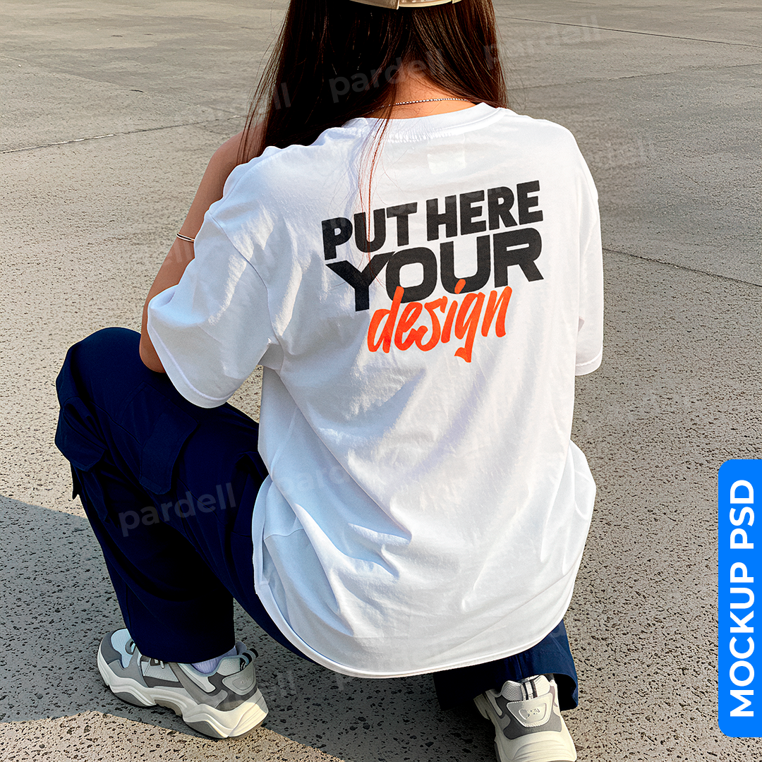 T-shirt Mockup Customisable PSD